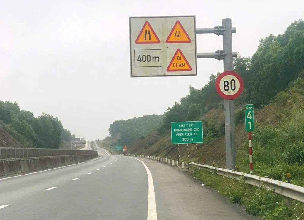 Điều chỉnh tốc độ khai thác cao tốc Cam Lộ - La Sơn tối đa 80km/giờ